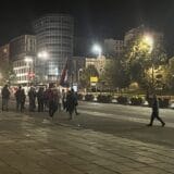 Nekoliko ljudi nakratko blokiralo raskrsnicu kod Skupštine 13