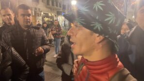 Protest protiv kovid propusnica Održan još jedan protest protiv kovid propusnica u Beogradu, Dveri dale podršku 24