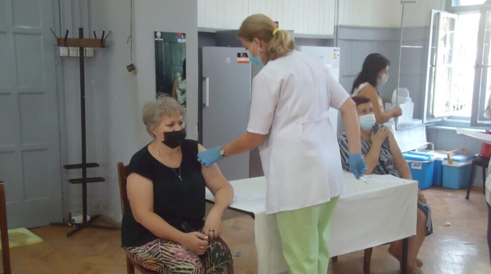 U kragujevačkom Kliničkom centru hospitalizovana 272 pacijenta, u Šumadiji manji broj ljudi u kućnoj izolaciji 1