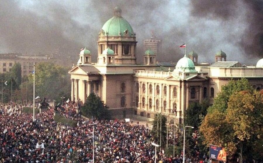 Čarli i fabrika čokolade (Zablude o 5. i 6. oktobru i novoj revoluciji) 1