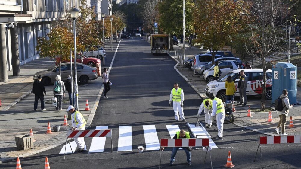 Vesić: Građanima vraćena parking-mesta ispred Dečije klinike u Tiršovoj 1