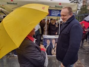 Protiv Vučićeve iluzije o nesmenjivosti i „brutalnih kućnih videa” 3