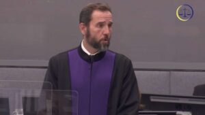 Gucati i Haradinaj negirali krivicu, tužilac Smit ih optužio za zastrašivanje svedoka 4 Gucati i Haradinaj negirali krivicu, tužilac Smit ih optužio za zastrašivanje svedoka 4