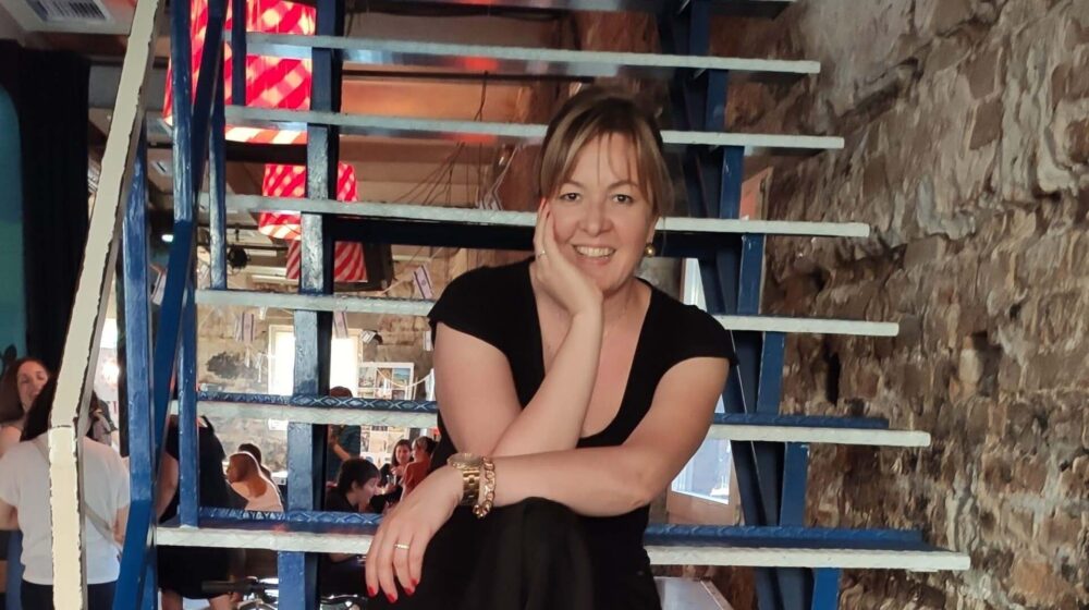 Tanja Leković: Kuhinja zaposlene žene 1 Tanja Leković: Kuhinja zaposlene žene 1