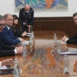 Vučić sa engleskom ambasadorkom o klimatskim promenama 4