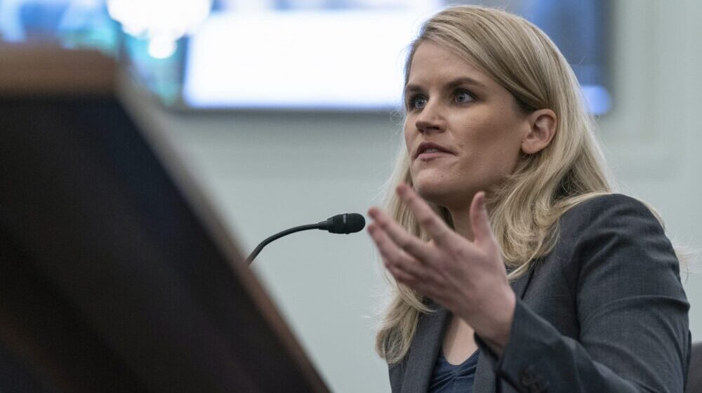 Uzbunjivačica pred Kongresom: Fejsbuk nanosi štetu deci, podstiče podele 1