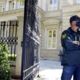Agenti FBI u vili ruskog oligarha Olega Deripaske u Vašingtonu 11