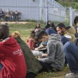 Tela dva migranta pronađena na austrijsko-mađarskoj granici 6