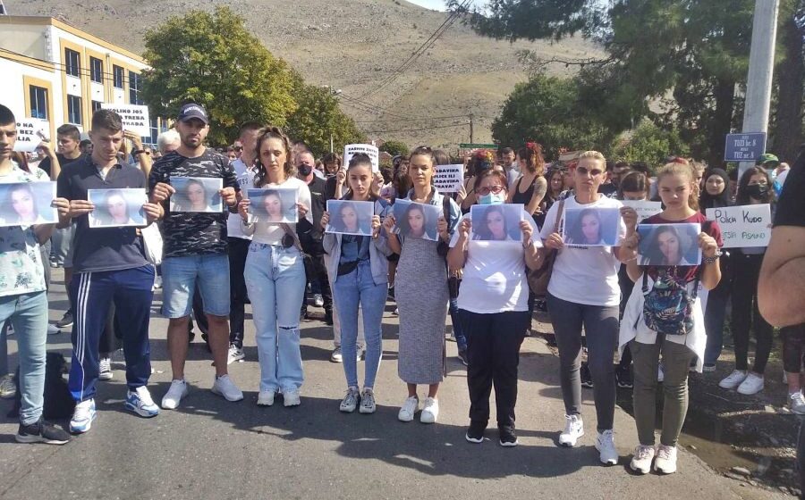 Građani Tuzi protestovali zbog ubistva 19-ogodišnjakinje 1