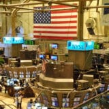 Trampov desant na Volstrit 7