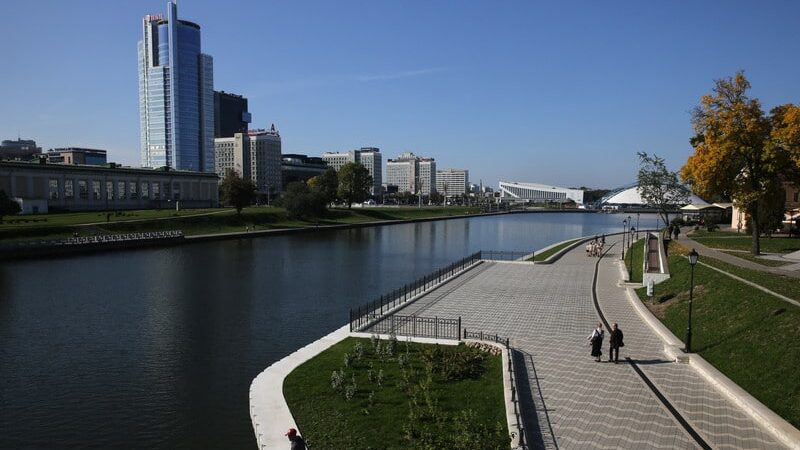 Ruski list Komsomolskaja pravda zatvorio redakciju u Belorusiji posle hapšenja novinara 1