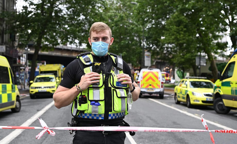 Više od deset povređenih u sudaru dva voza u Velikoj Britaniji 1