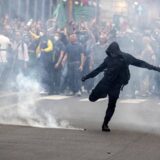 Italijanski političari pozivaju na zabranu profašističkih grupa posle nasilja u Rimu 7