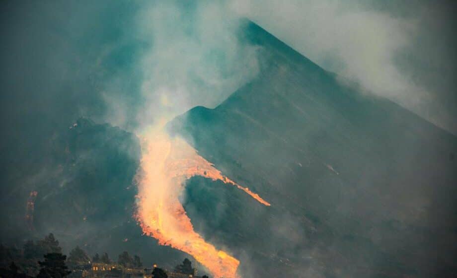 Blokovi lave padali iz vulkana na španskom ostru La Palma 1