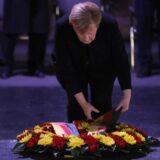 Angela Merkel položila venac u Memorijalnom centru holokausta 3