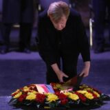 Angela Merkel položila venac u Memorijalnom centru holokausta 6