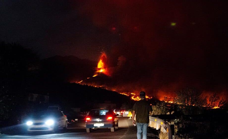 Više stotina ljudi dodatno evakuisano na ostrvu La Palma zbog lave 1
