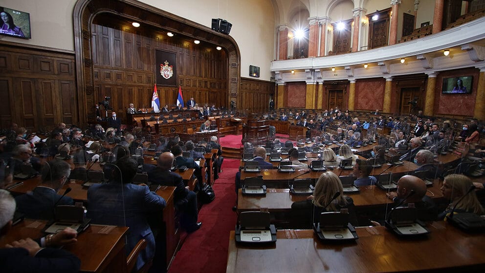 Jerinić: SNS kao vojnička organizacija, vređaju nas i njihove poslanice 1