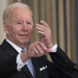 Bajden odredio koga će odlikovati Medaljom slobode: Među njima Bajls, Mekejn, Stiv Džobs 1