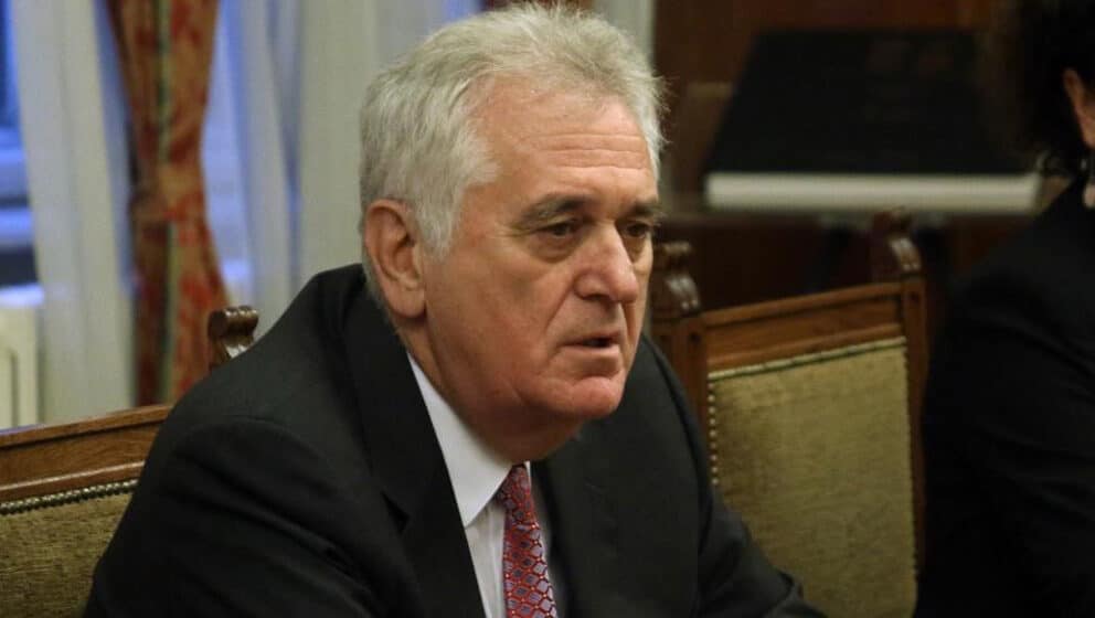 Sindikat Sloga traži od Tomislava Nikolića da se iseli iz vile na Dedinju i podrži radnike Fijata 1