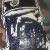 Grupa mladića u Sremskoj Kamenici večeras crta novi mural Mladiću 12