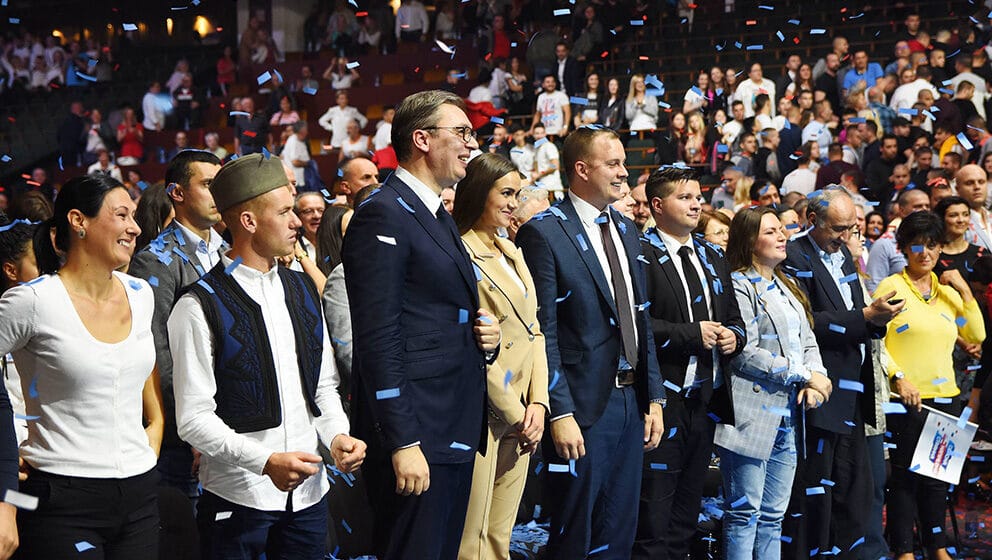Gde lista "Aleksandar Vučić - Novi Sad sutra" organizuje poslednji miting u ovoj kampanji na kojem će se pojaviti Vučić? 1