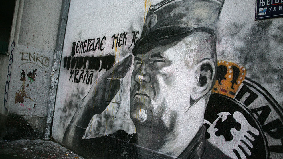 Nova: Mural sa likom Ratka Mladića prefarban crvenom bojom 1