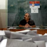 Vlada i pored kritika nastavlja sa hitnim usvajanjem zakona o referendumu 12