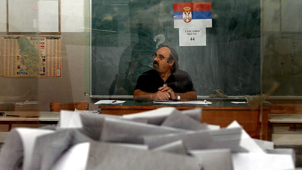 Vlada i pored kritika nastavlja sa hitnim usvajanjem zakona o referendumu 1