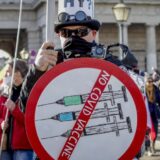 Na protestu u Beču 40.000 ljudi zbog novih antikovid mera (VIDEO) 1