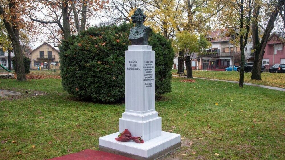 Otkriven spomenik kraljici Mariji u Inđiji 1