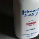Masovne tužbe protiv Džonson i Džonson zbog kancerogenog talka za bebe 4