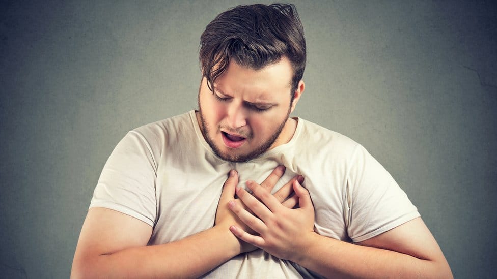 Zdravlje i hrana: Šta je dijabetes i kako ga izbeći 7 An actor simulating a heart attack