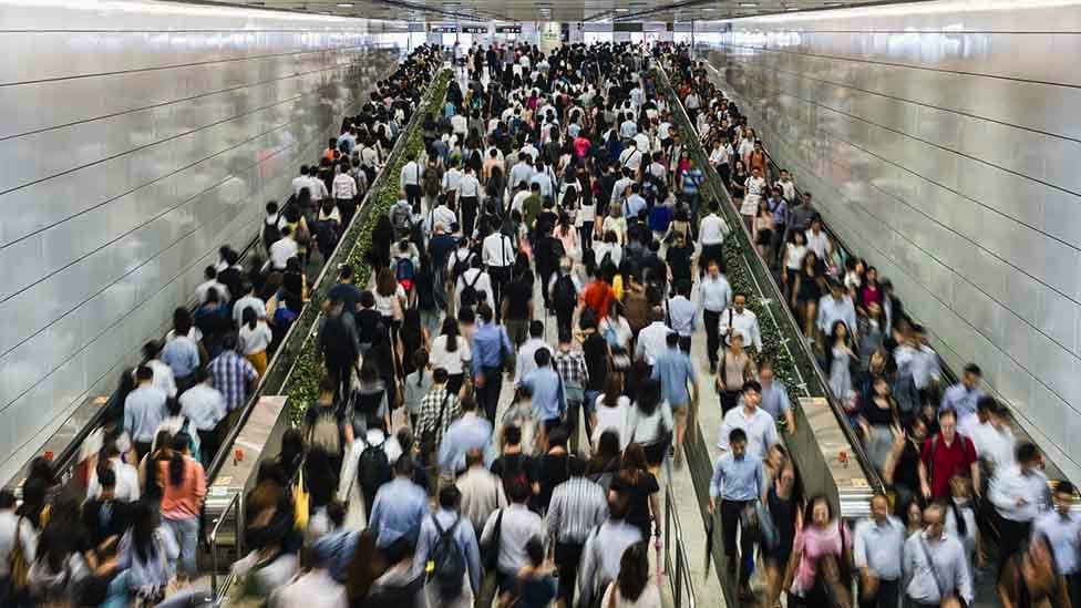 Veštačka inteligencija: Da li bi u budućnosti četkica za zube mogla da namiriše da imate rak 2 A concourse at a crowded station