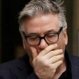 Amerika, poznati i nesreća: Tužba protiv Boldvina zbog ubistva na snimanju filma - „u scenariju nije pisalo da treba da uperi pištolj" 6