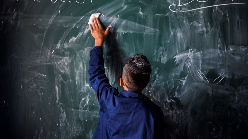 Obrazovanje u Srbiji: Veronauka i građansko vaspitanje 20 godina kasnije - „sve zavisi od nastavničkog entuzijazma" 1 123