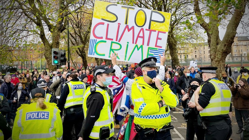 Klimatske promene: Greta Tunberg oštro po moćnicima - COP26 je neuspeh, svet gori, a oni drže „bla, bla" govore 7 police