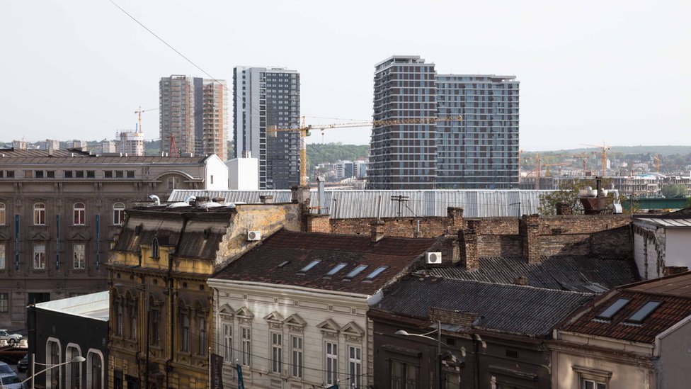 Korona virus i nekretnine: Zašto je prodaja stanova u Srbiji procvetala usred pandemije 2 stanovi, Beograd na vodi