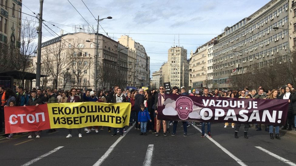 Srbija, zagađenje vazduha i protesti: „Živi možda jesmo, ali sa ovakvim vazduhom zdravi sigurno nismo" 2 ekološki protest, zagađenje vazduha