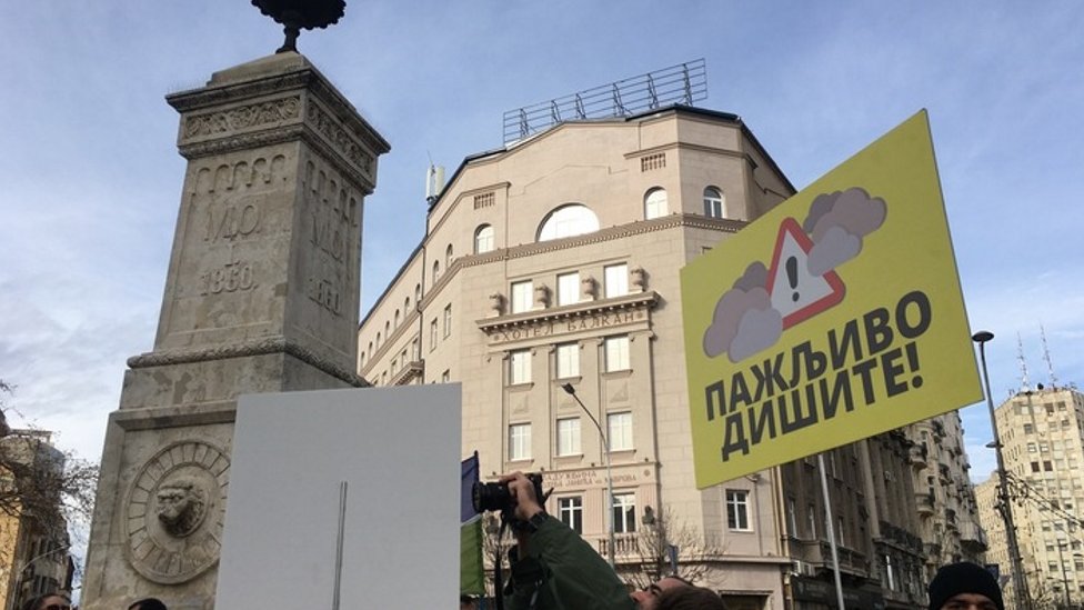 Srbija, zagađenje vazduha i protesti: „Živi možda jesmo, ali sa ovakvim vazduhom zdravi sigurno nismo" 4 ekološki protest, zagađenje vazduha