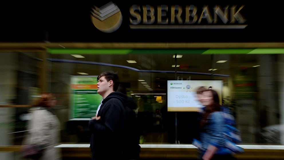 RIA Novosti: Isključenje Sberbanke iz sistema SWIFT dogovoreno u okviru šestog paketa sankcija EU Rusiji 1