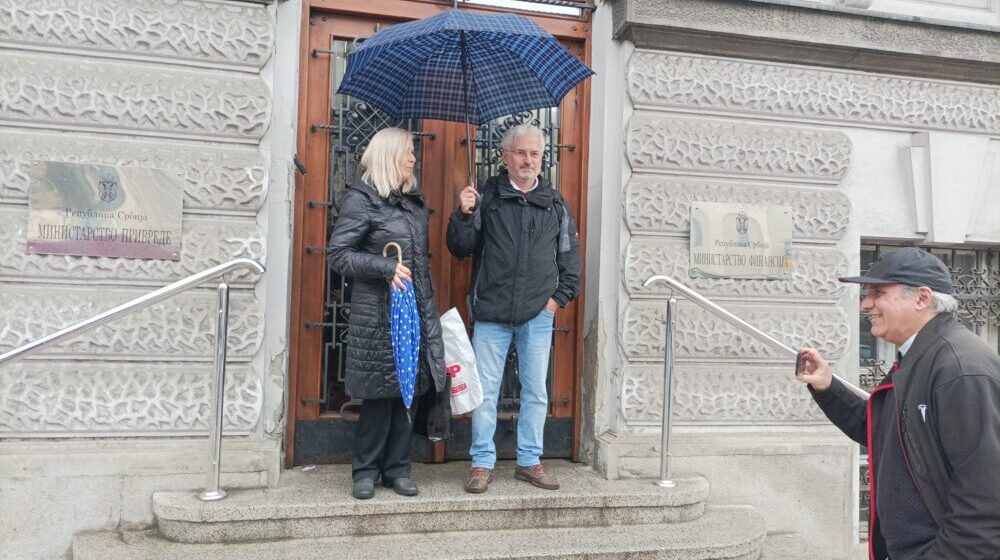 Opoziciji onemogućen ulazak u Ministarstvo privrede gde se otvaraju ponude za Institut "Jaroslav Černi" 1