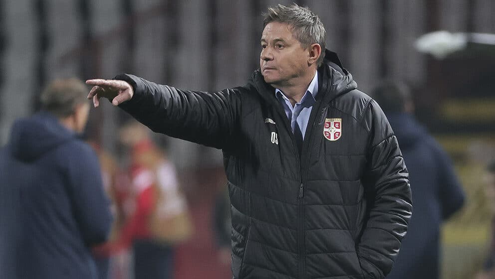 Mural u čast selektora Stojkovića na stadionu u Surdulici 1