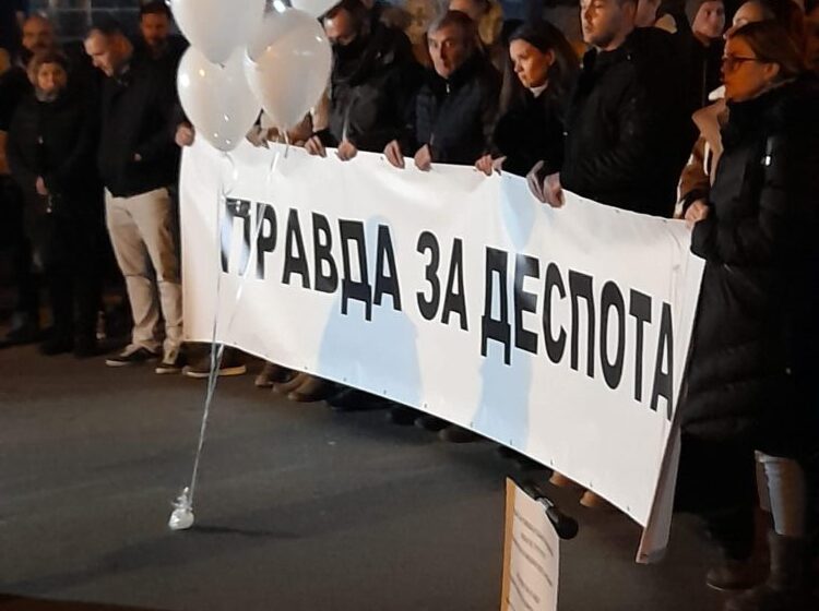 Blokadom Prvomajske ulice obeležena godišnjica pogibije četvorogodinjeg dečaka 1