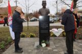 Miloš Vučević na otkrivanju biste Vojislavu Tankosiću Gradonačelnik Novog Sada otkrio bistu osnivaču Crne ruke majoru Vojislavu Tankosiću 11