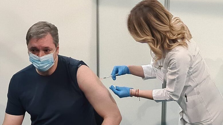 Vučić primio treću dozu vakcine protiv virusa korona na Beogradskom sajmu 1