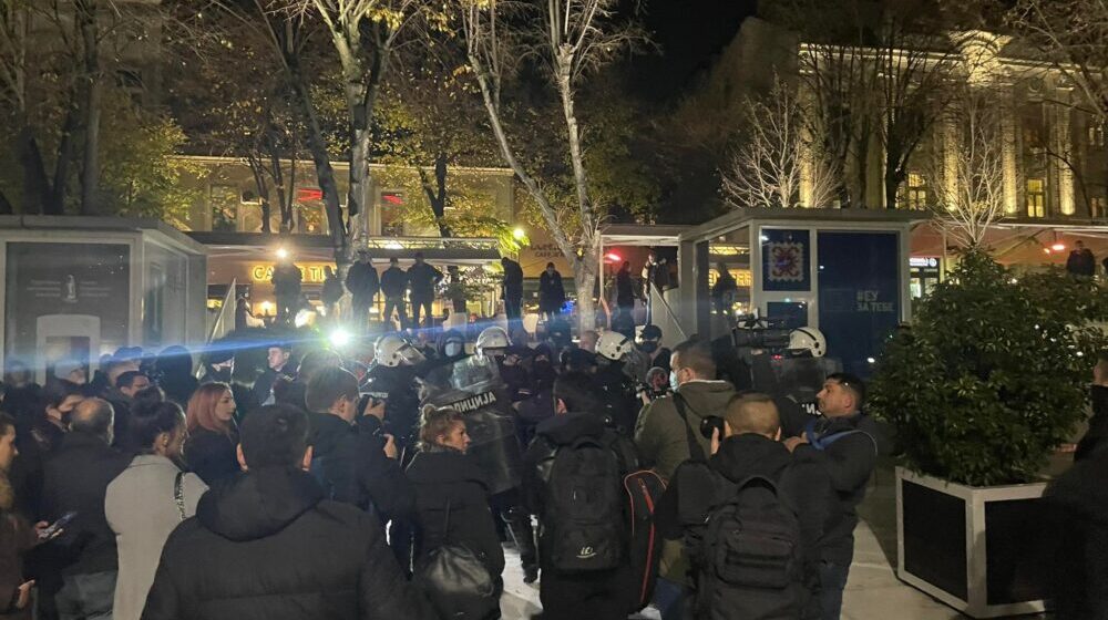 Protest "Mural mora pasti": Najveći mural ratnim zločincima je ovaj režim, to je mural devedesetim 1