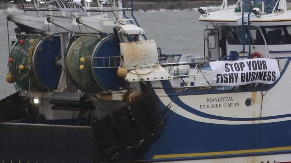 Francuski ribari blokirali saobraćaj ka Velikoj Britaniji zbog dozvola za ribolov (FOTO) 3