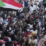 Najviši sudanski general se postavio na čelo vlade uprkos protestima opozicije 9