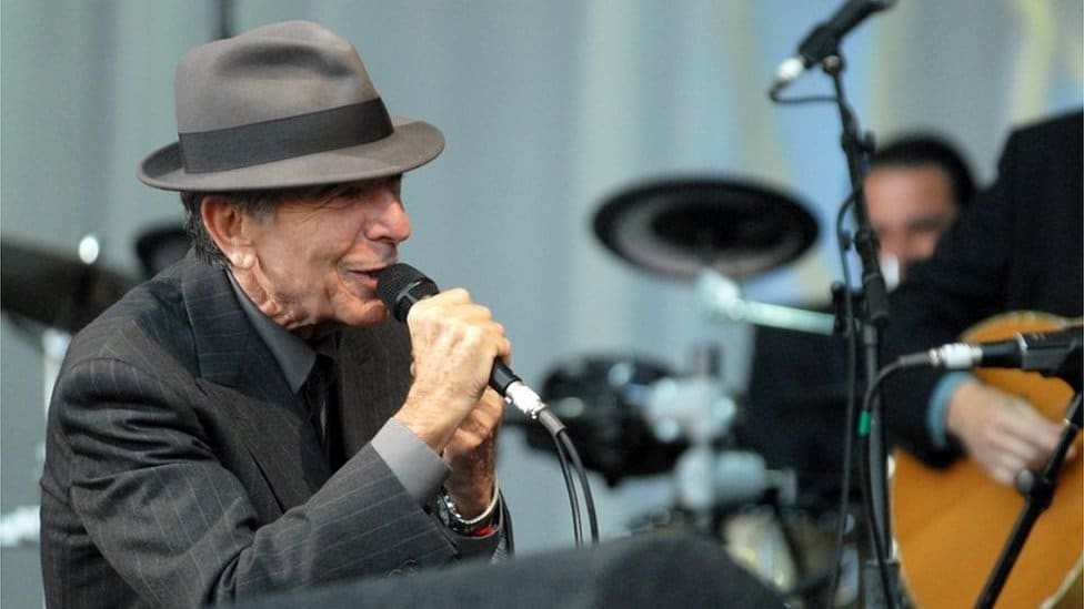 Muzika i Leonard Koen - Princ tuge 2 Leonard Cohen at Glastonbury 2008